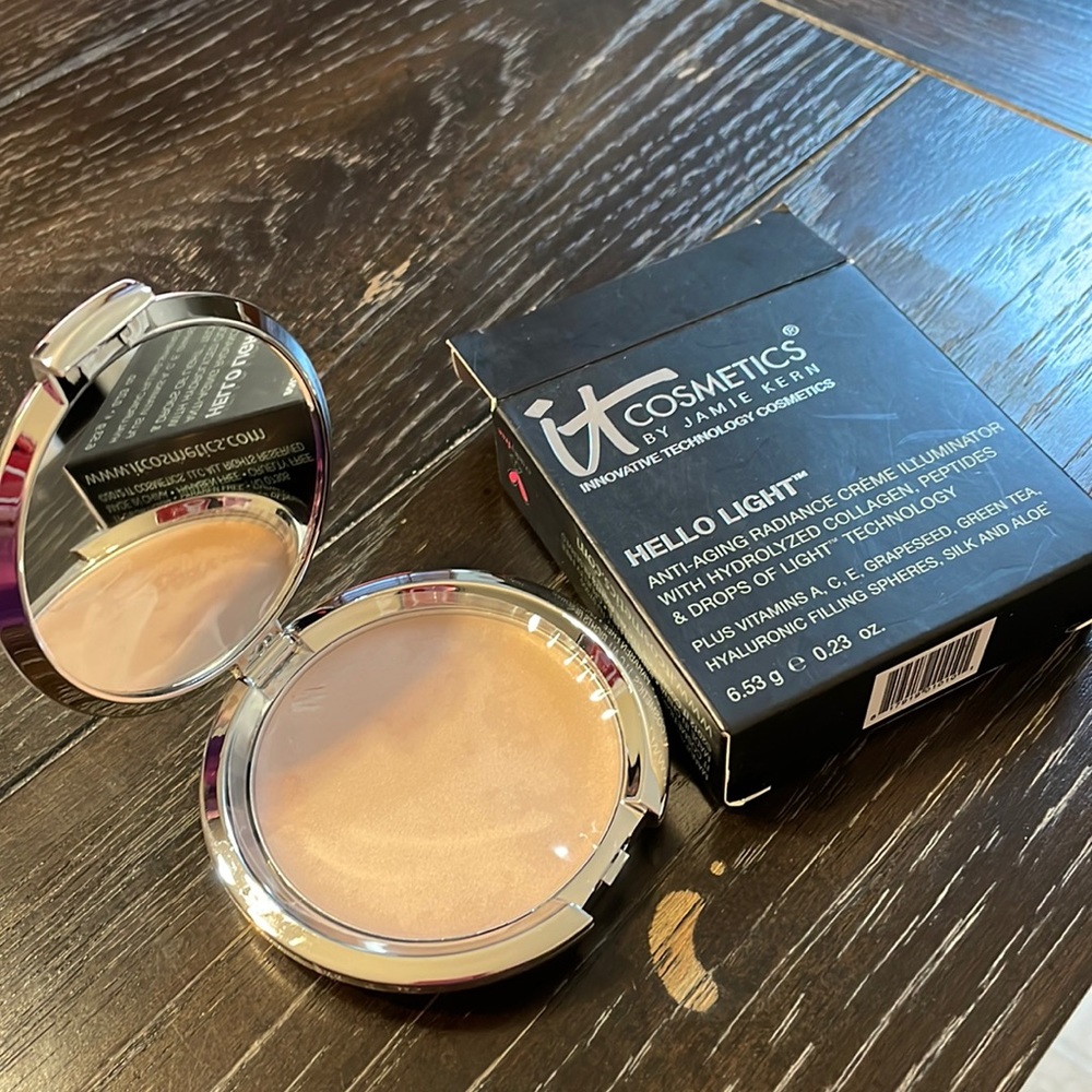 It Cosmetics Hello Light.  New.  Never used